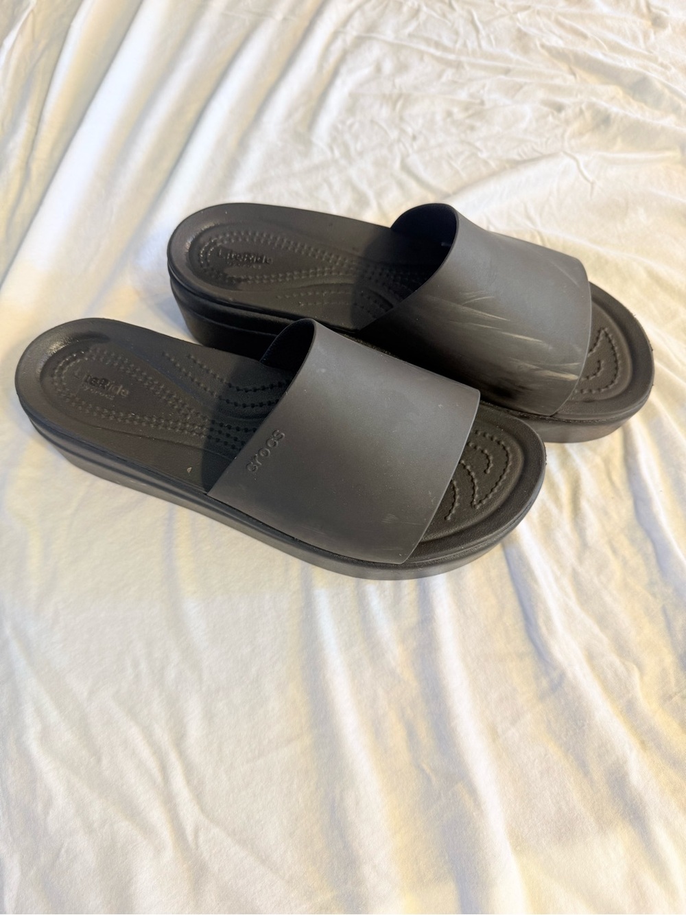 CROCS Women’s Brooklyn Platform Black Slide Sandals Size 9W